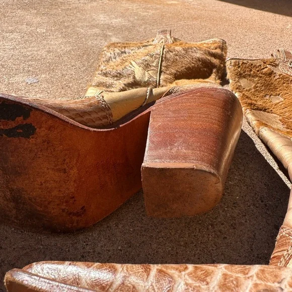 Flashy Gold and Brown Western Boots - Picture 3 of 6